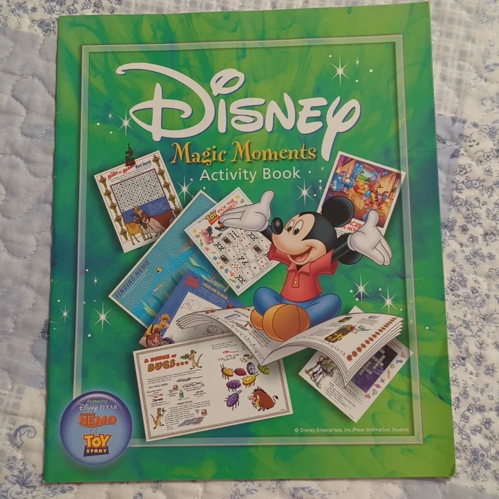 Disney Magic Moments 2005 Calendar And Activity Book